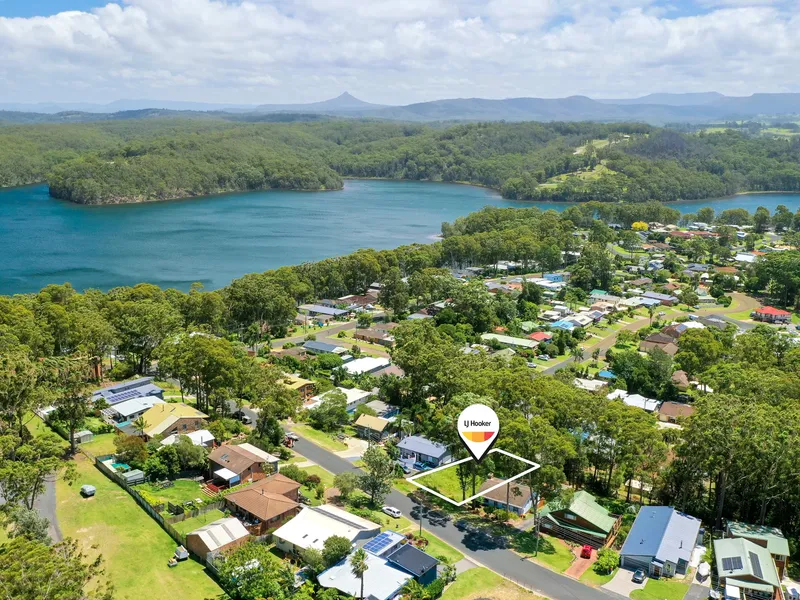 Build Your Lakeside Home Now! 