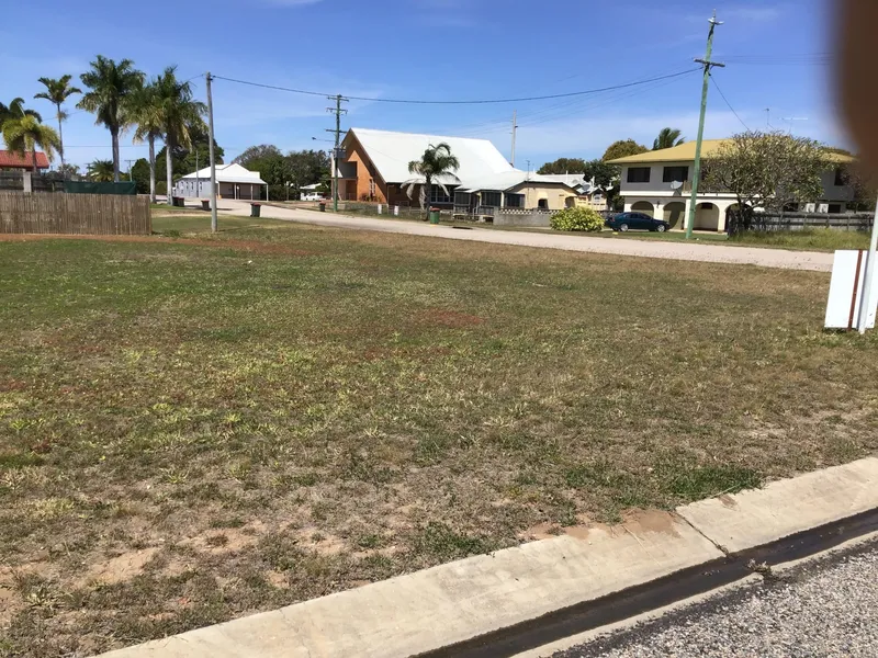 Vacant Corner Block - Ayr - Close to CBD 