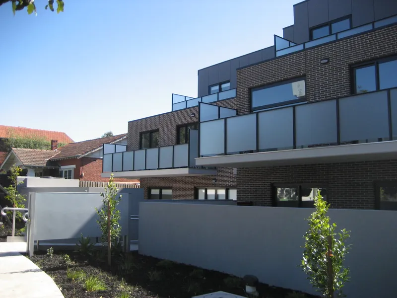 2 CAR SPACES I 2 BEDROOMS I 2 BATHROOMS I READY TO ENJOY!