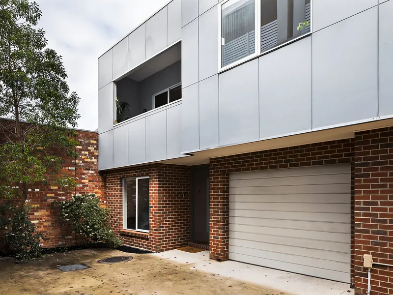 Secluded, Spacious and Perfectly Positioned!
