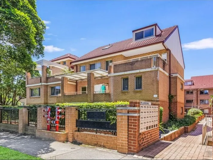 2 bedrooms modern apartment with 2 parking space