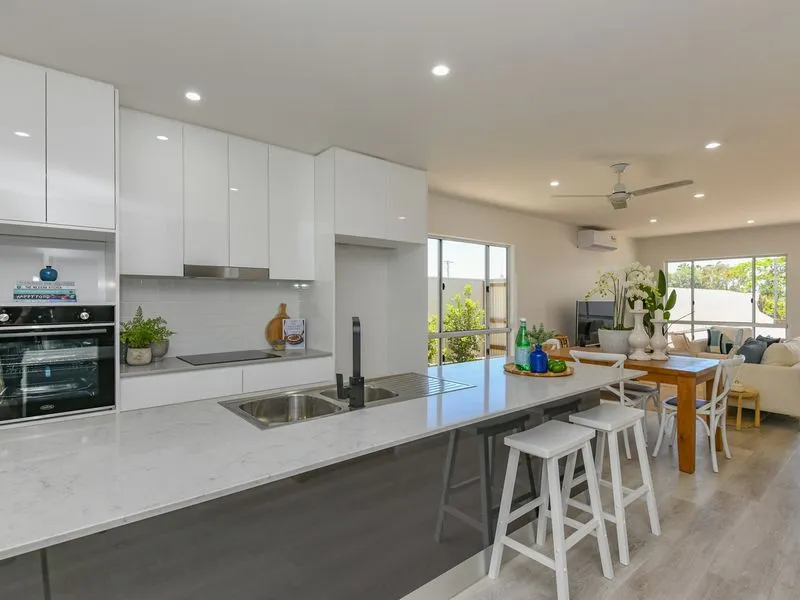 LOCATION - LOCATION - LOCATION - PLUS LOW MAINTENANCE LUXURY