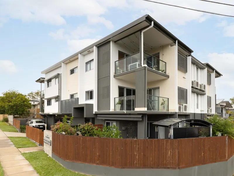 Contemporary Lifestyle in a Boutique Complex