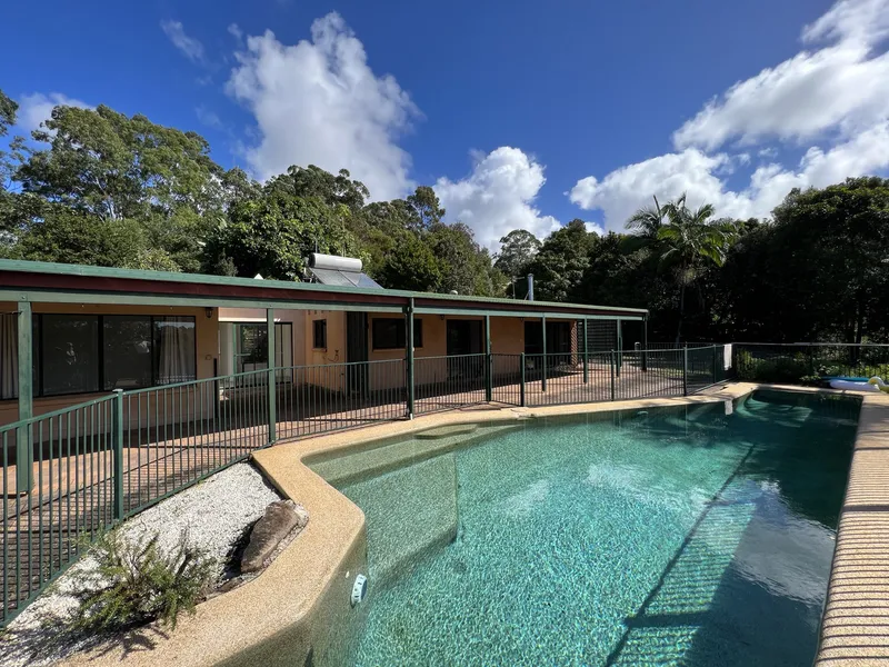 Peaceful and private Byron hinterland home