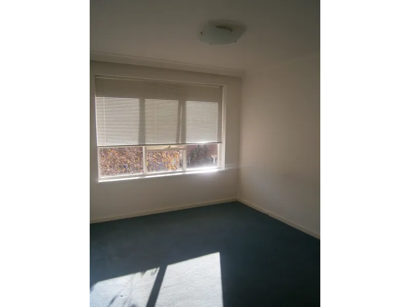 Huge Apartment, With Tranquil Garden Setting