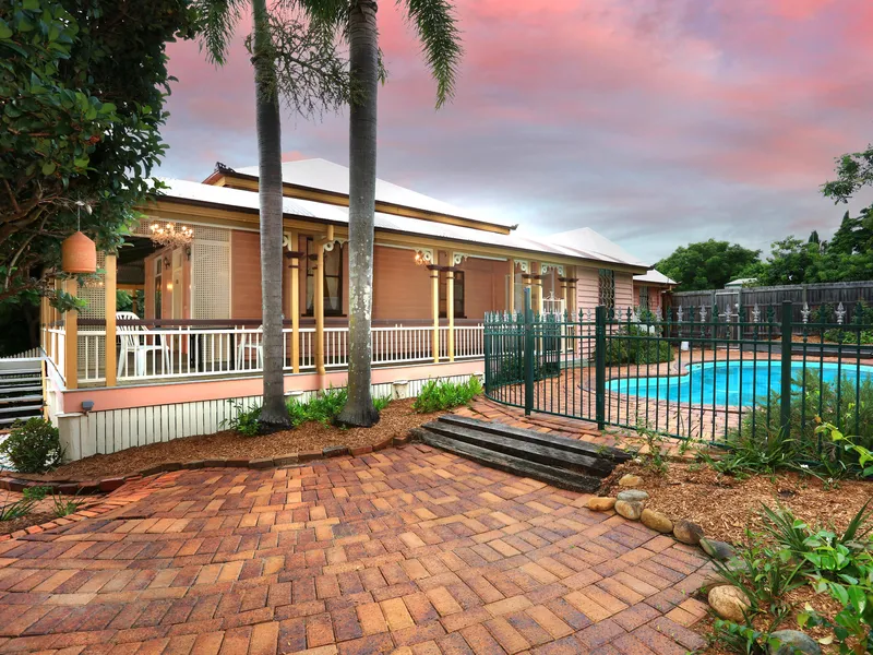 A HISTORICAL HAVEN IN A COASTAL ENCLAVE