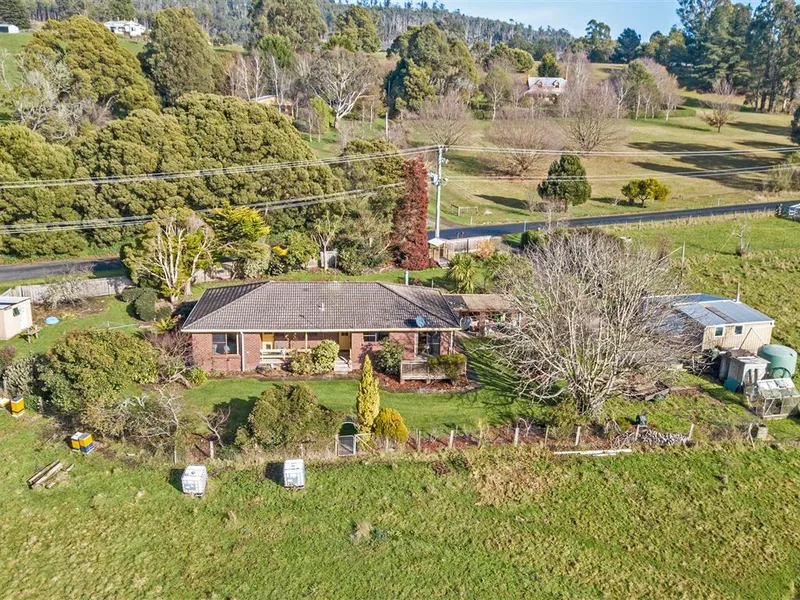 4 Bedroom Home on 6 acres