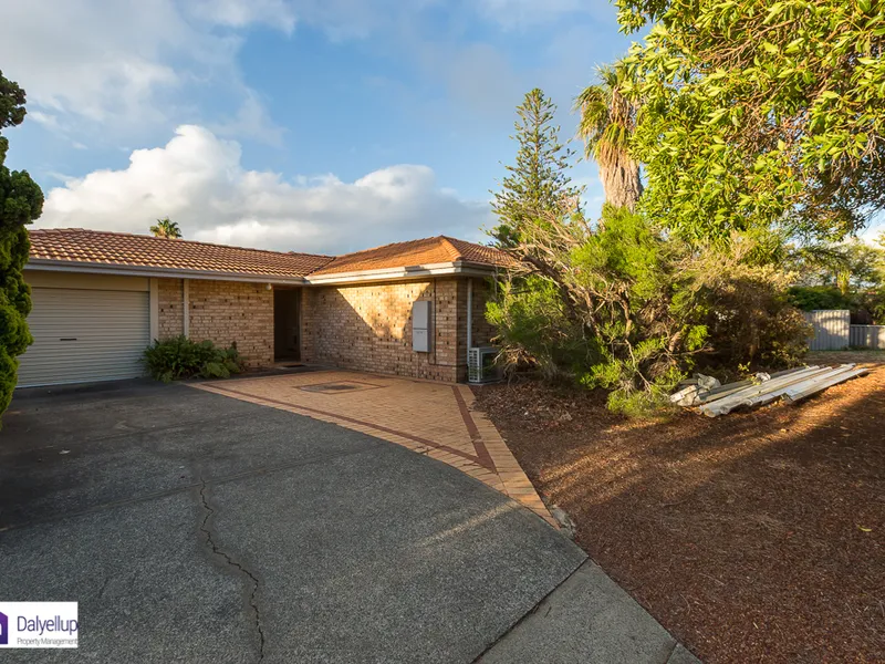 Close to town - 588sqm block!