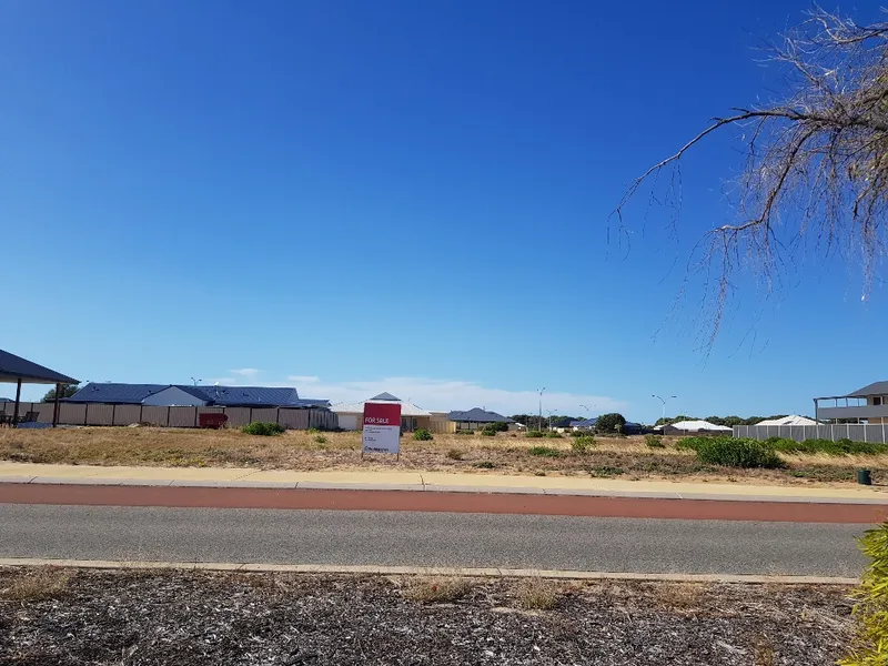 BLOCK ON RIGHT SIDE OF THE ROAD