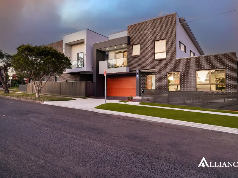 IMMACULATE DUPLEX IN PRIME LOCATION