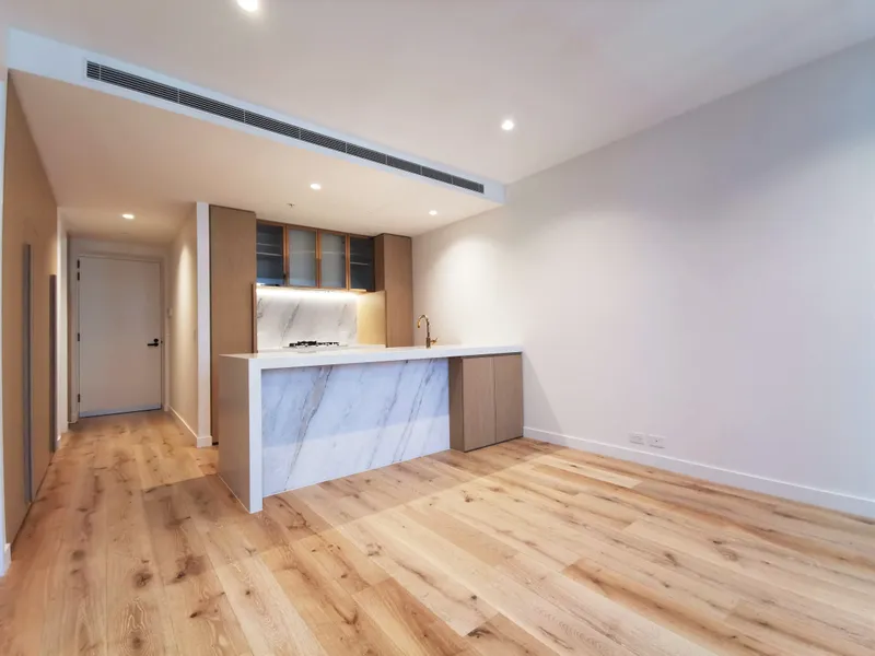 LUXURIOUS LIVING ON COLLINS STREET