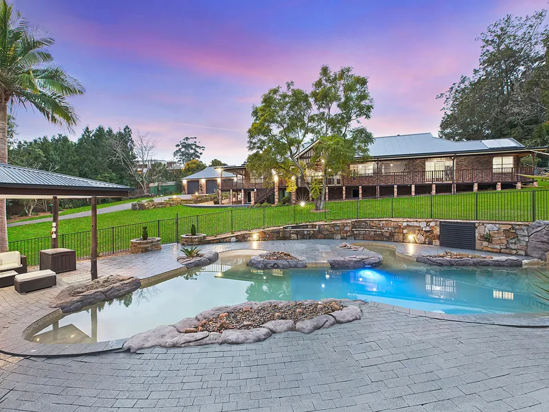 Picturesque lifestyle acreage moments from the beach