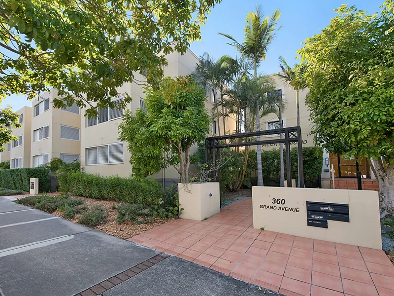 Super Convenient, Secure Carpark & Storage!