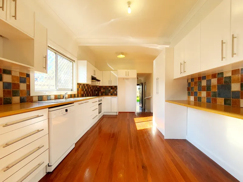 Awesome Semi-Renovated 3.5 Bedroom Family Home offering Locality & Lifestyle