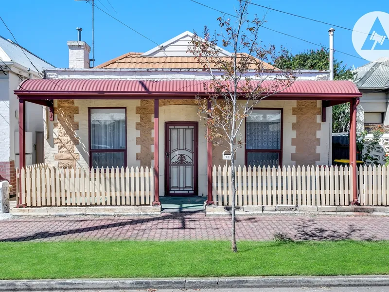 CHARACTER AND CHARM IN THE HEART OF GLENELG NORTH.
