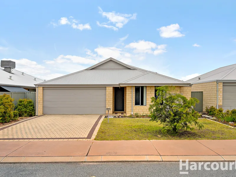 Move In Ready! Four Bedrooms Plus Study