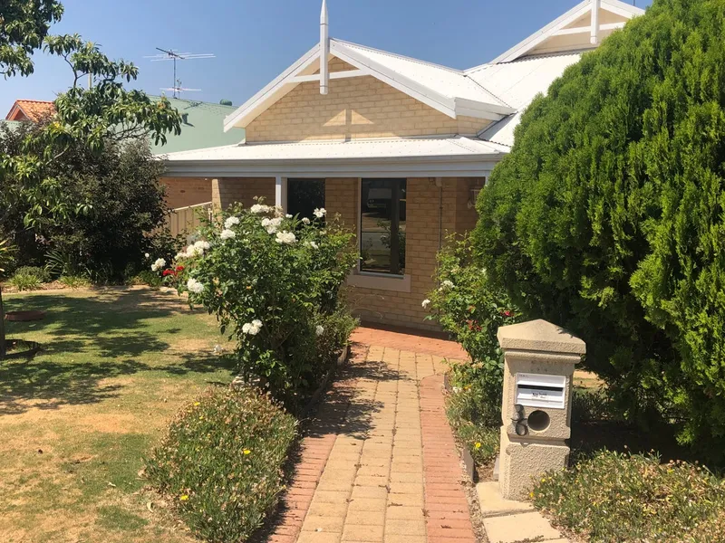 PLEASE CLICK ON THE LINK FOR INSTANT BOOKING TIMES.