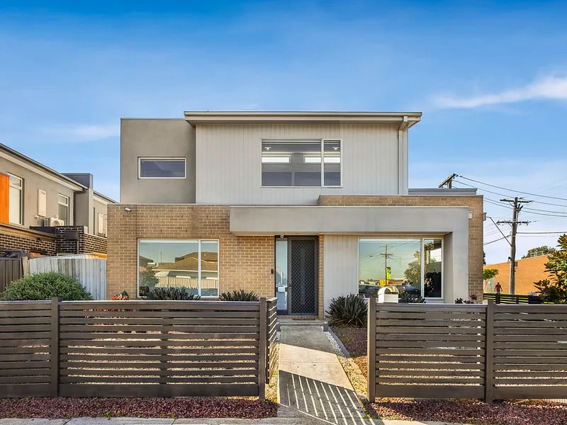 Centre of Attention!