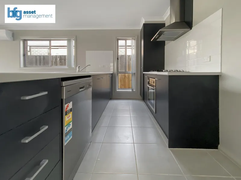 Modern & Spacious 4 Bedroom Home!