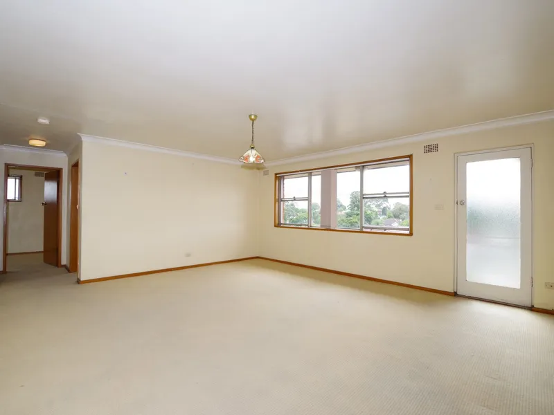LARGE TWO BEDROOM UNIT