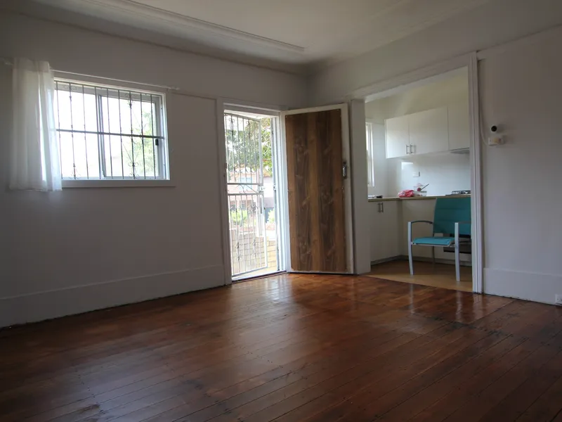 2 Bedroom Flat Plus Sunroom