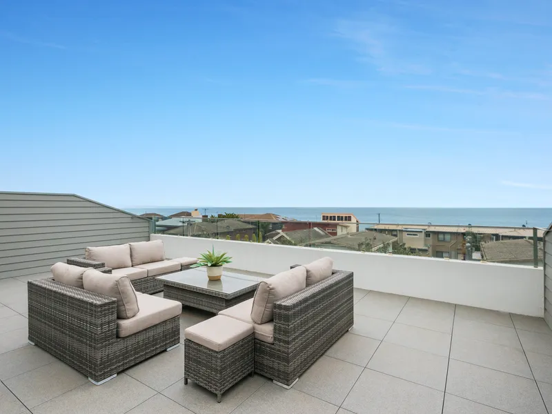 BOUTIQUE BEACHSIDE BLISS WITH SPECTACULAR ROOFTOP TERRACE
