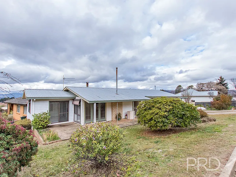 THREE BEDROOM CENTRALLY LOCATED FAMILY HOME