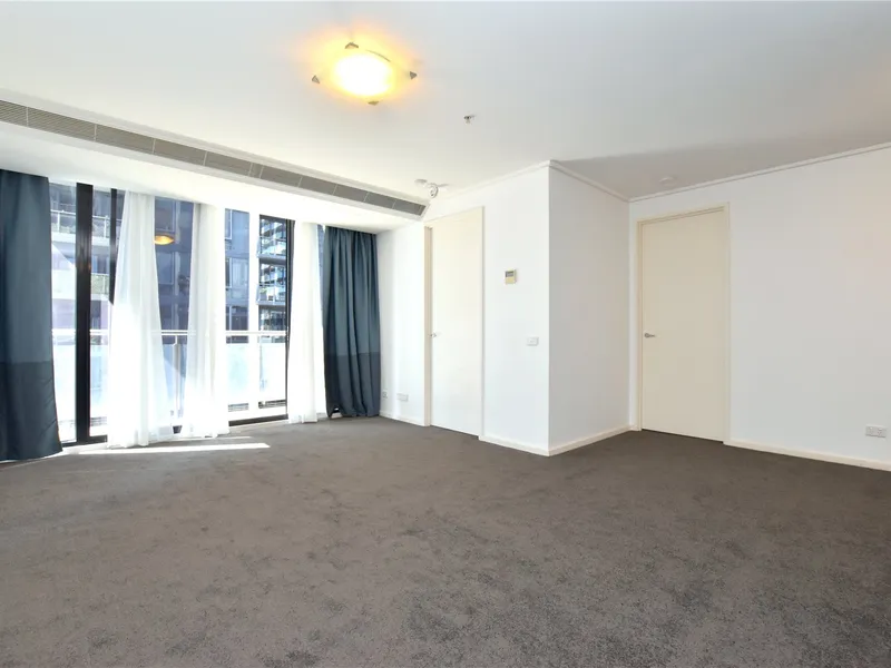 Large 2-bedroom apartment with BRAND NEW carpet in the heart of the Southbank!