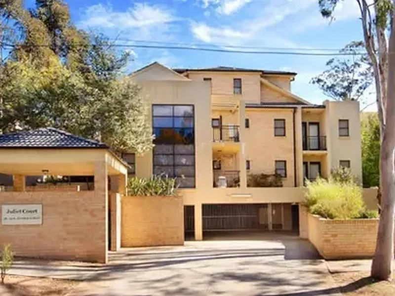 Conveniently Located Spacious Two Bedroom Apartment