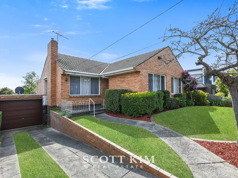 Solid Family Home with a Bonus Self-Contained Bungalow!