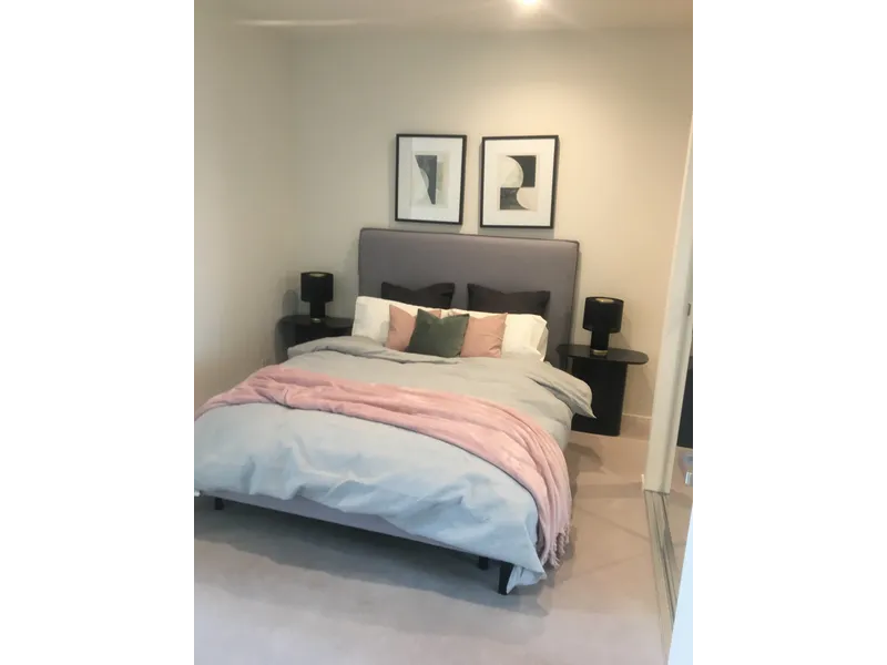 Brand new 1 bed apartment close to metro station