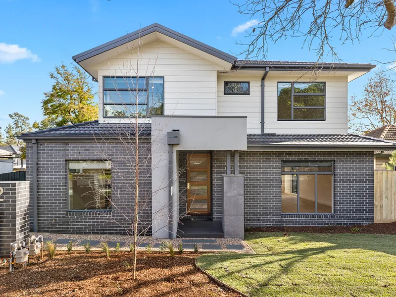 Brand-new townhouse in lively Ringwood East