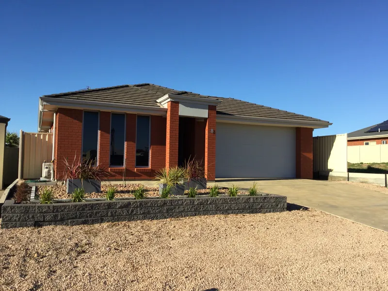 LARGE HOME IN MARINA