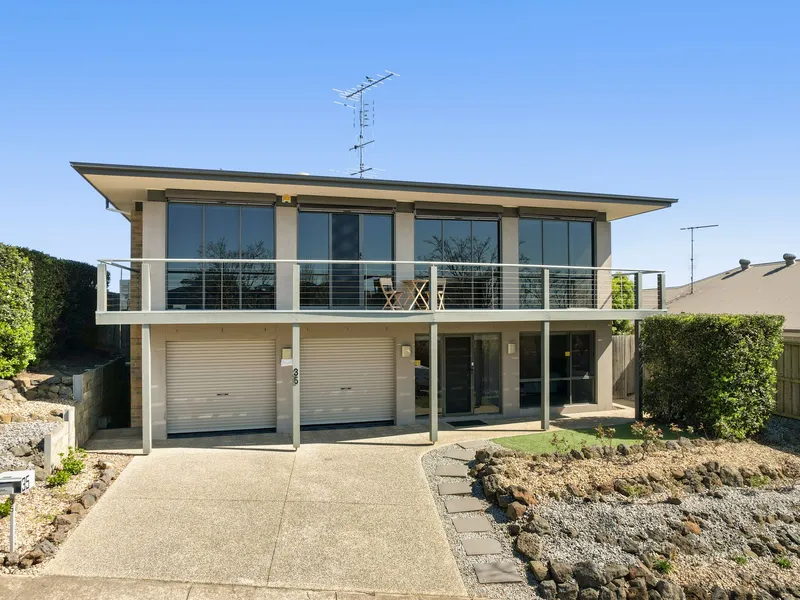 QUALITY HIGHTON HOME WITH MAGNIFICENT VIEWS