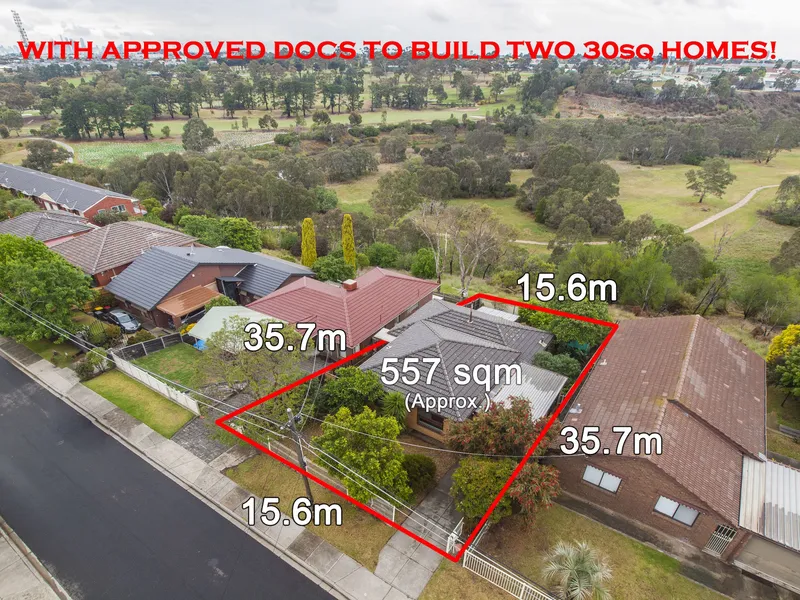 SPECTACULAR VIEWS, APPROVED DOCS FOR TWO HUGE HOMES!