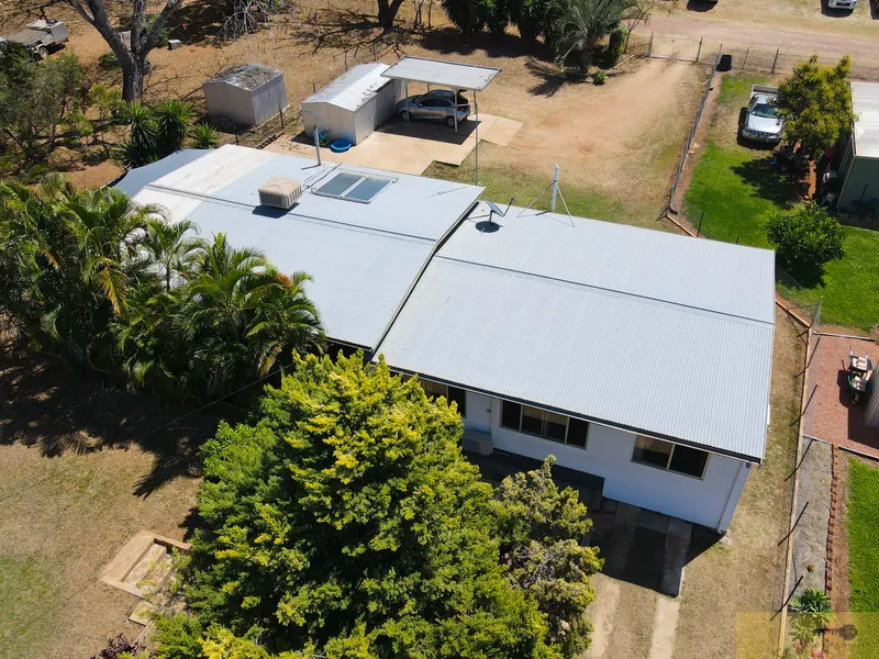 3 BEDROOM PLUS OFFICE HOME WITH AIRCON, S/SCREENS & DECK