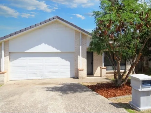Large family home with air con & security screens