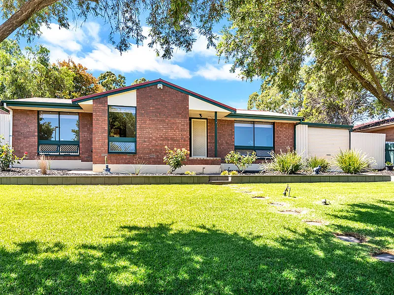 Neat As A Pin In An Ultra-Convenient Location