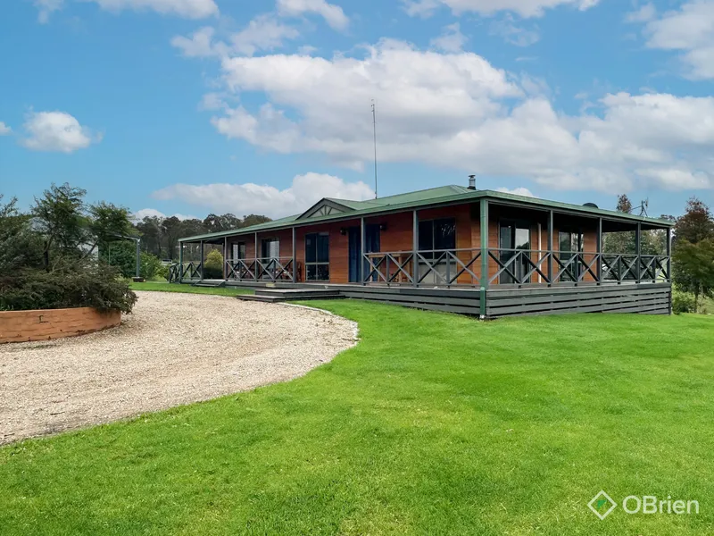 ESCAPE TO SERENITY - IDYLLIC RURAL RETREAT AWAITS!