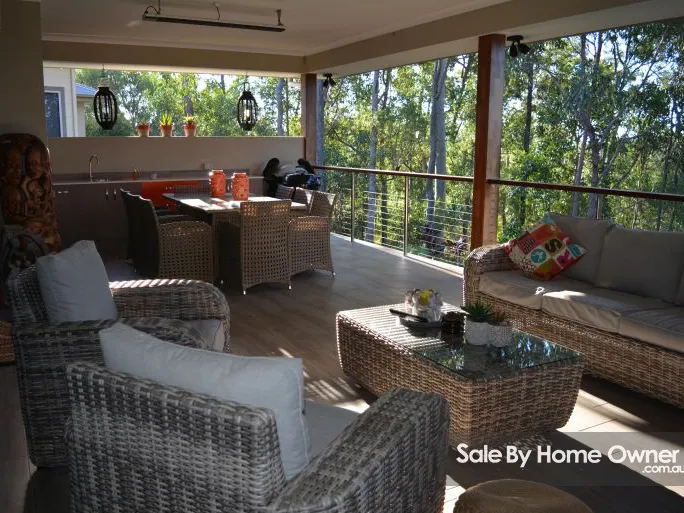 Near new, Available right away, Entertainers dream, Nature Lovers