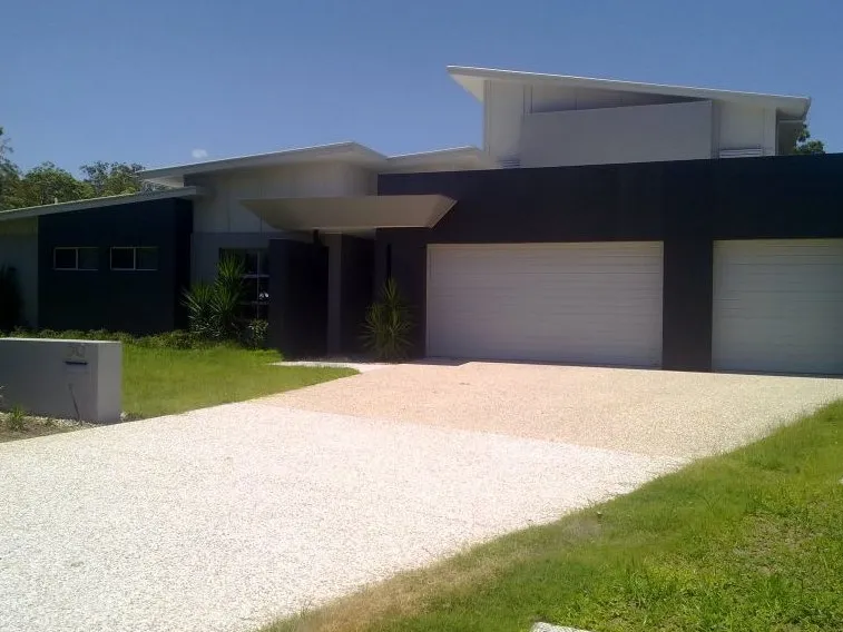 STYLISH FAMILY HOME IN SOUGHT AFTER FIG TREE POCKET