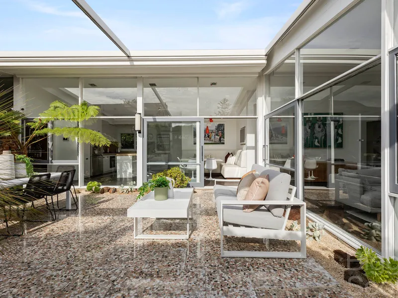 Palm Springs Ca… Caulfield!