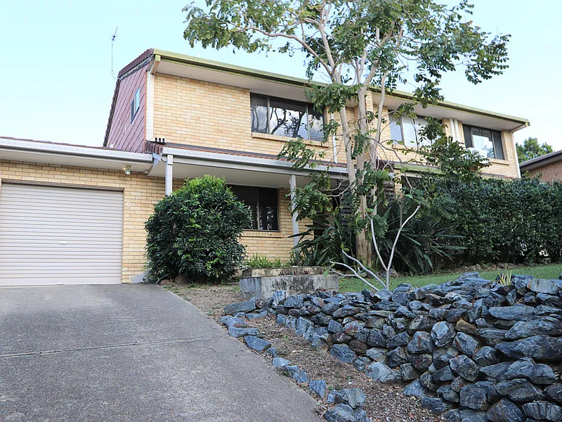 Well Presented Large Ashmore Duplex