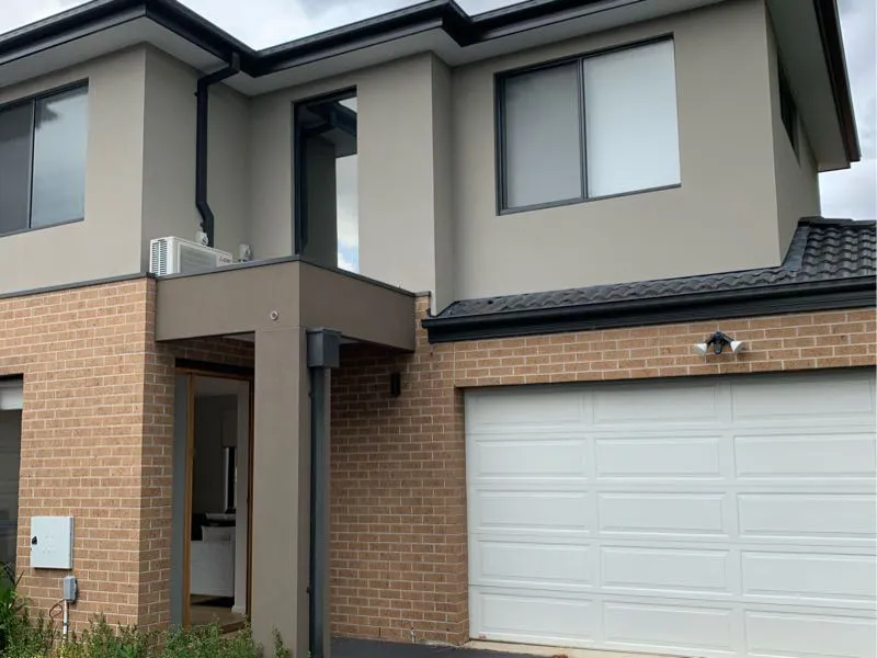 Walking distance to Monash Uni 4 Bed 4 Bath Double Garage