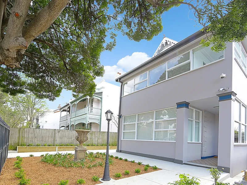 NEAR NEW STUDIO APARTMENT IN CITY FRINGE