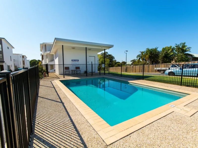 2 Car Tandem Garage 3 Bedroom townhouse only $405 per week!!