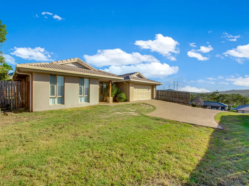 PRICE SLASHED... ELEVATED BLOCK... OVER 900m2 BLOCK