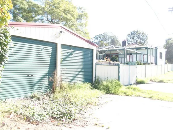 Renovated Full Brick 6 Bedrooms 3 Bathrooms Timber Floor Plus Separate 1 Bedroom Granny 