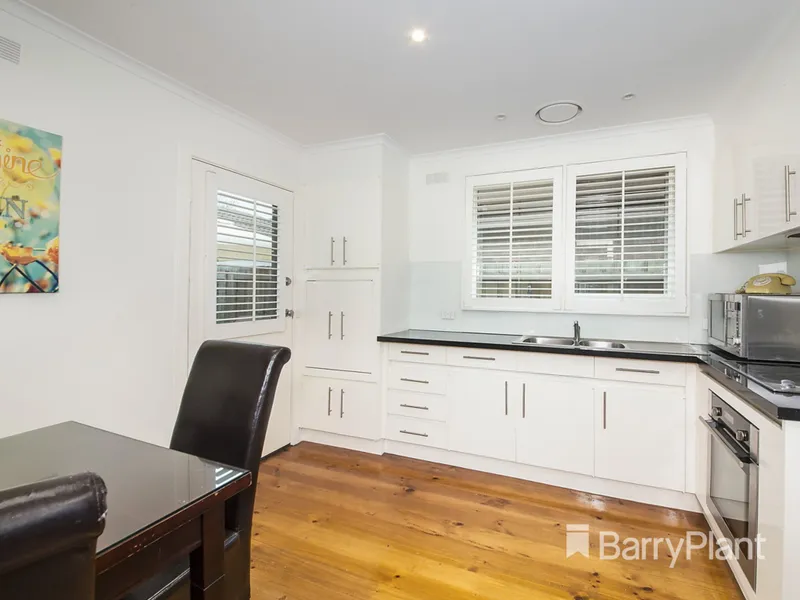 FABULOUS STYLE AND LOCATION!