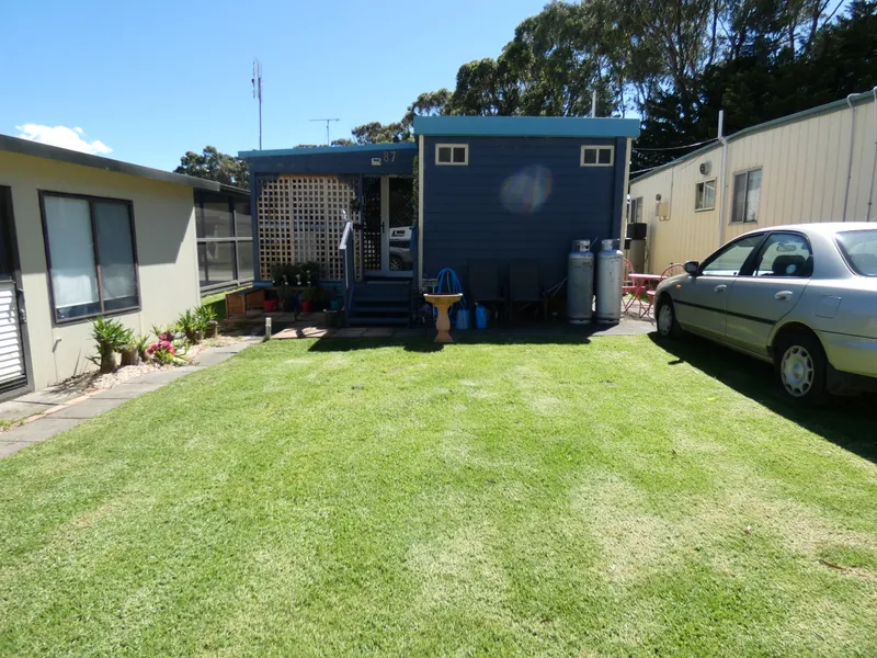 RESIDENTIAL OR HOLIDAY LIVING IN BEAUTIFUL SWAN REACH